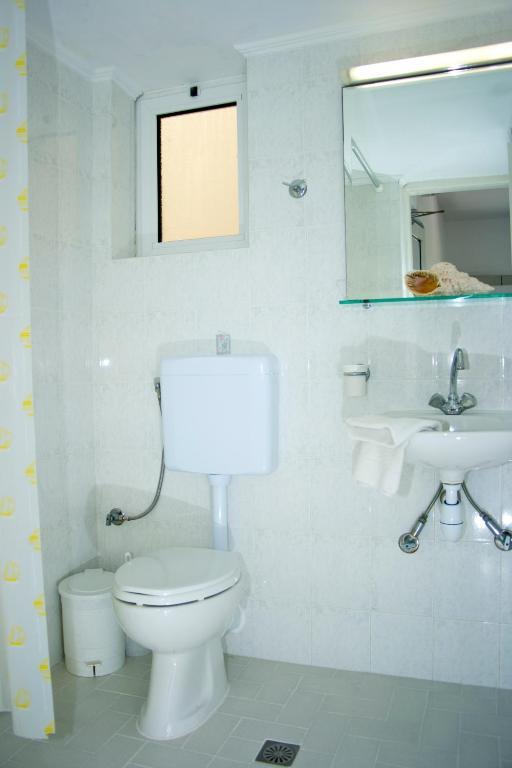 Garifalo Apartments Каливес Екстериор снимка