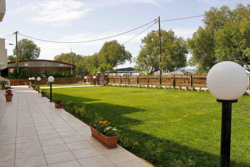 Garifalo Apartments Каливес Екстериор снимка