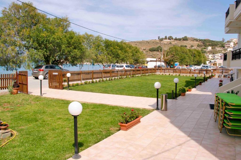 Garifalo Apartments Каливес Екстериор снимка